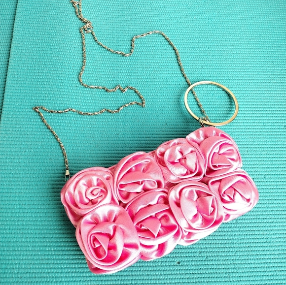 NWT Bella Collection Pink Roses Crossbody Clutch Chain Strap Small - Picture 10 of 10